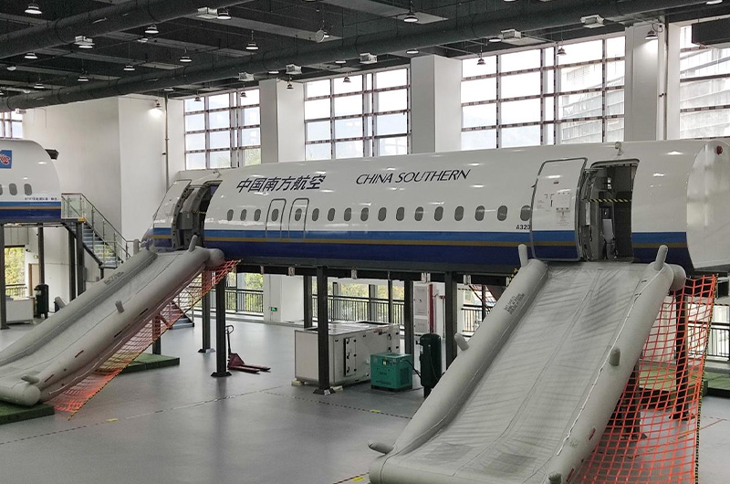 Photos from the A320 evacuation simulator1